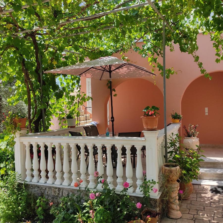 Nikolaou Thomas House Apartment Parga Exterior photo