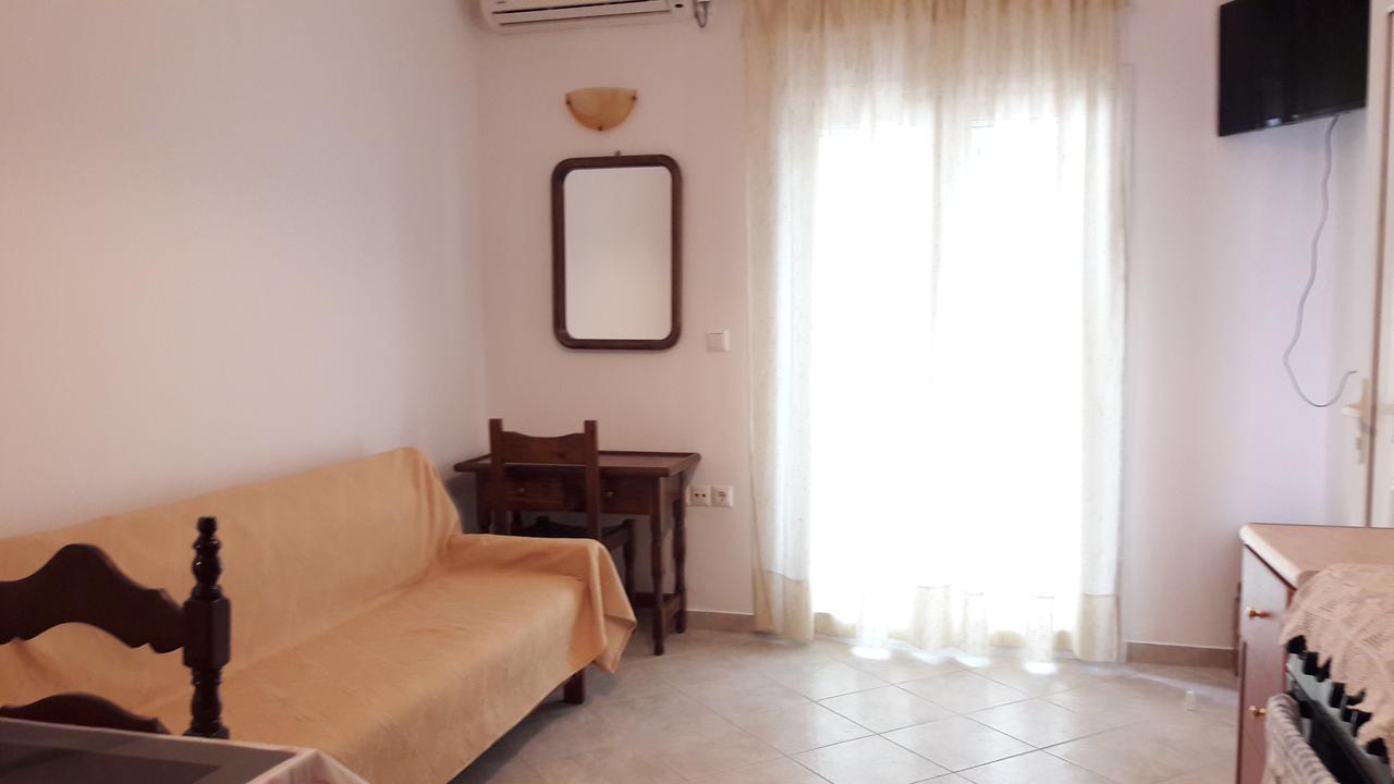 Nikolaou Thomas House Apartment Parga Exterior photo